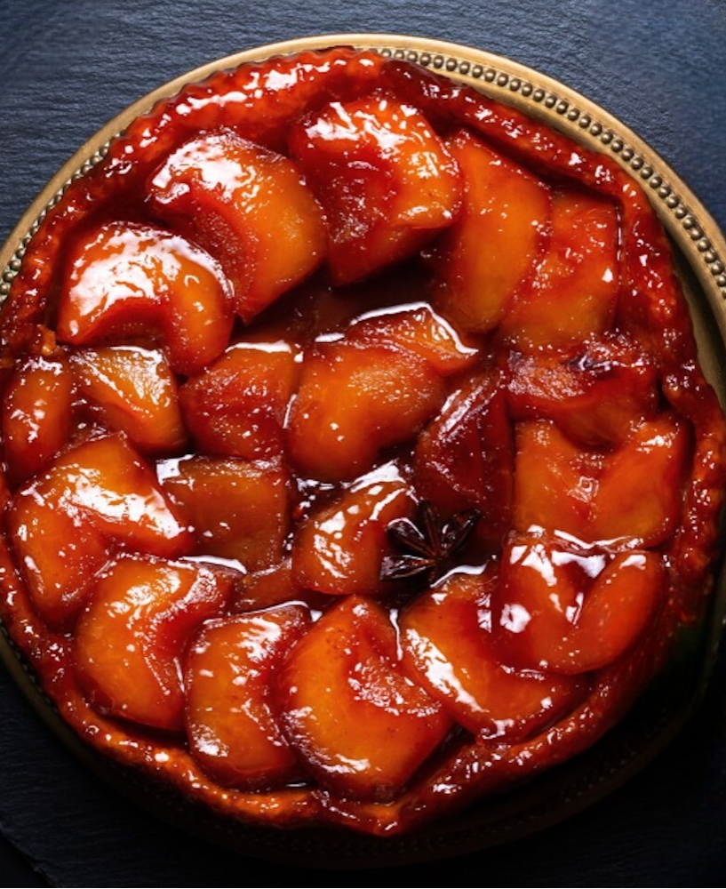 Tradycyjny przepis na Tarte Tatin sióstr Stéphanie i Caroline Tatin (jabłka-karmel-ciasto kruche)