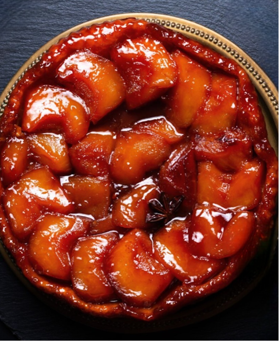 Tradycyjny przepis na Tarte Tatin sióstr Stéphanie i Caroline Tatin (jabłka-karmel-ciasto kruche)