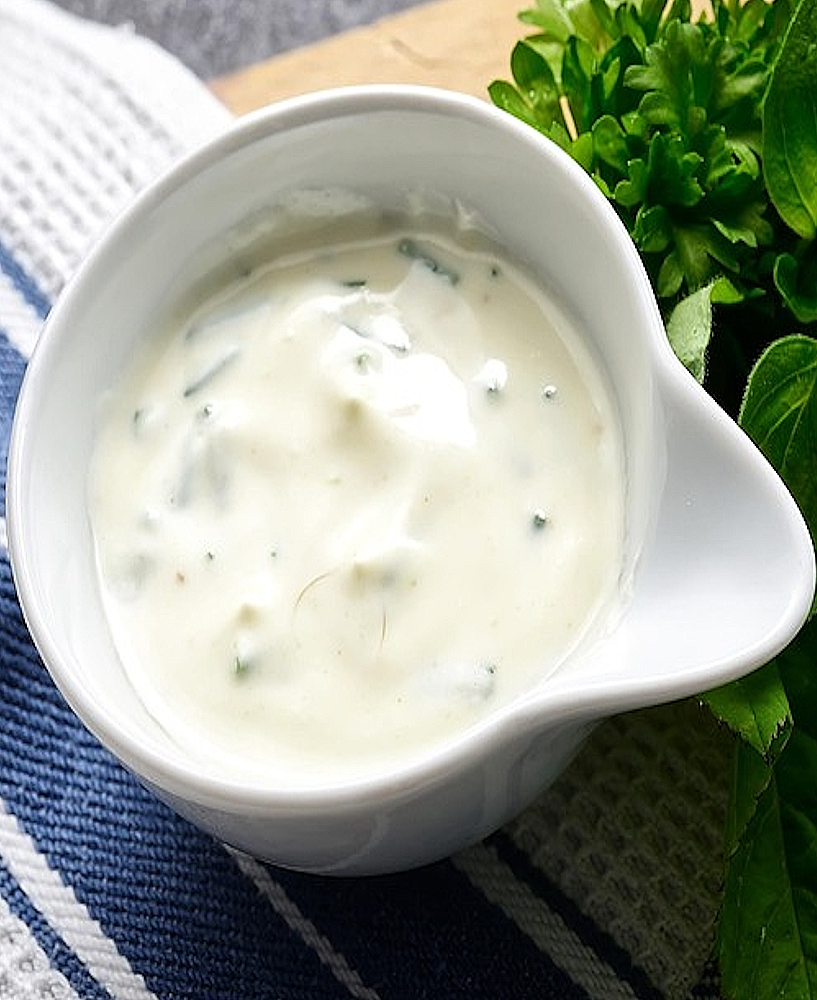 Recept på Tartarsås enligt Auguste Escoffier (baserad på hemlagad majonnäs)