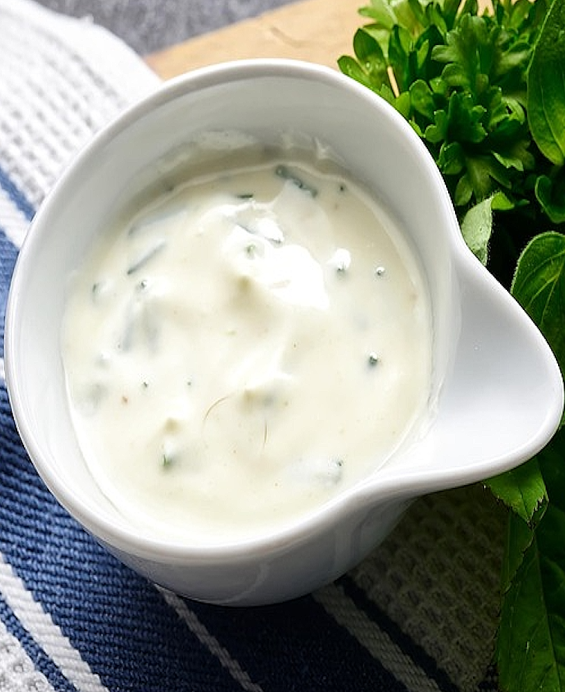 Recept på Tartarsås enligt Auguste Escoffier (baserad på hemlagad majonnäs)