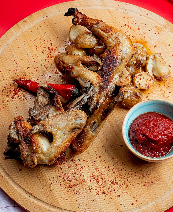 Mozambiques Piri-Piri-kyckling (Frango Piri-Piri): Traditionellt portugisiskt recept från förkolonial tid