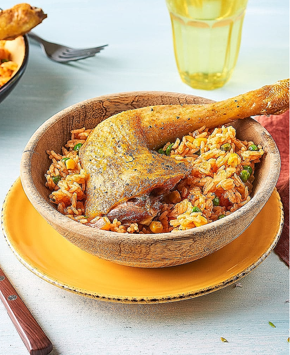 Riz au Gras lub Jollof Rice z kurczakiem — autentyczny przepis wolof z Afryki Zachodniej Stara wersja wolof / Afryka Zachodnia
