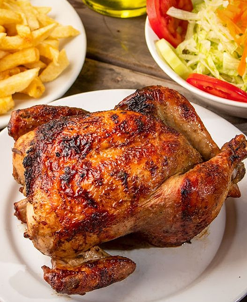 Recette traditionnelle du Pollo a la Brasa péruvien : goût fumé, marinade authentique