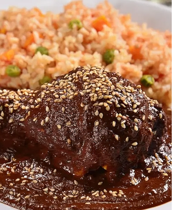 Pollo en Mole (Messico) – Pollo stufato con salsa mole, ricetta tradizionale messicana