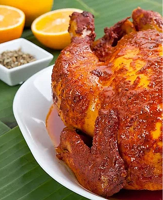 Pollo Asado (Meksyk / Ameryka Środkowa) – Pieczony kurczak marynowany w przyprawach