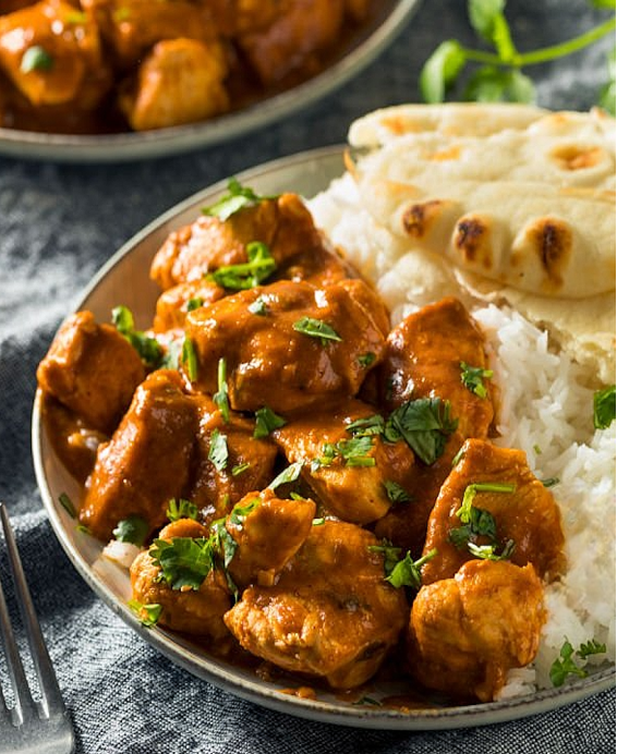 Chicken Tikka Masala: Historia, Legend, Äkta Recept och Regionala Variationer av en Anglo-Indisk Klassiker