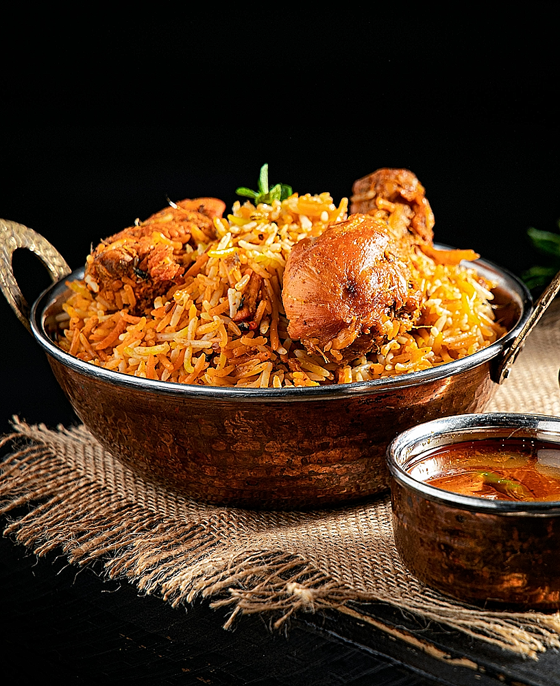 Chicken Biryani (चिकन बिरयानी) — Αυθεντική Συνταγή, Ιστορία και Περιφερειακές Παραλλαγές