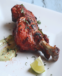 Tandoori Chicken (तंदूरी चिकन) — Murgh au dahi, épices (मसाले), tandoor et poulet au feu de bois