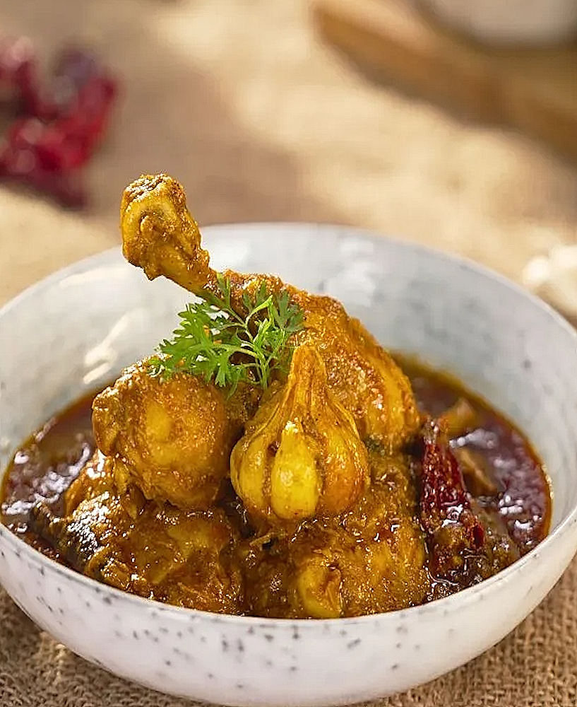 Chicken Curry (चिकन करी) — Poulet au Curry Indien (मसालेदार मुरग़ी), Recettes Authentiques, Histoire et Variations Régionales