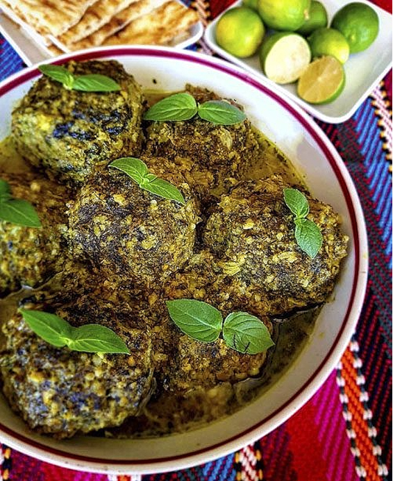 Kofta-e-Sabzi – Recette végétarienne traditionnelle en persan (فارسی), à base d’herbes fraîches et d’épices