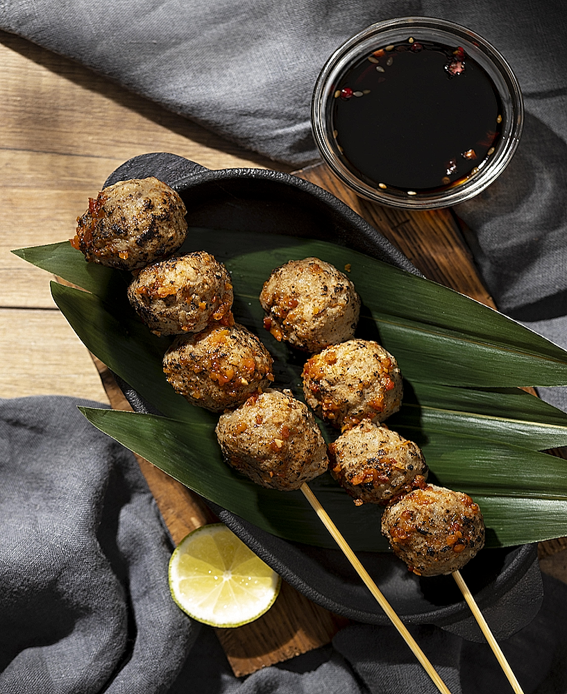 ベジタリアン豆腐つくね – Tsukune végétarien à base de tofu (Tofu Tsukune, spécialité japonaise)