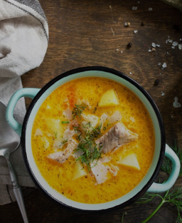 Soupe traditionnelle de Normandie : Chaudrée aux poissons, légumes fondants et crème onctueuse