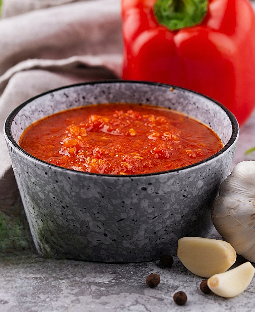 Suave Roja maison au Pimiento del Piquillo, Pimiento Choricero et olives Manzanilla