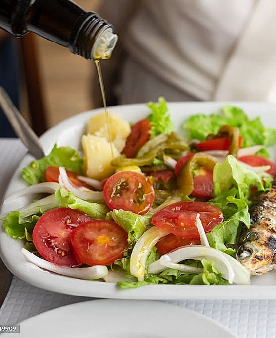 Σαλάτα με Σαρδέλες σε Escabeche