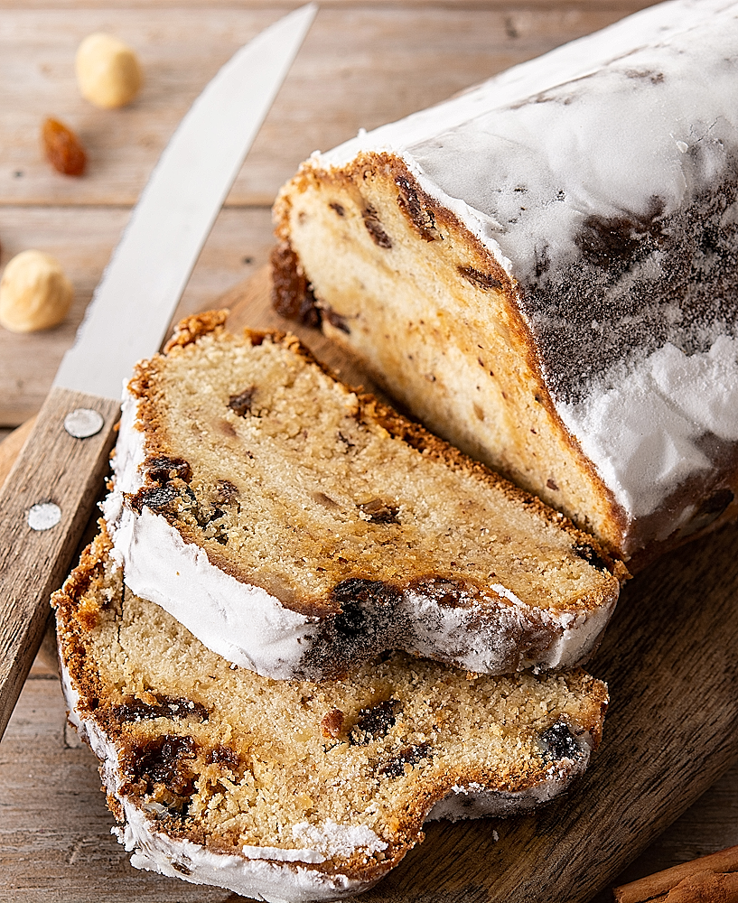 Christstollen，或称Weihnachtsstollen 传统圣诞水果坚果蛋糕，也称“圣诞卷”
