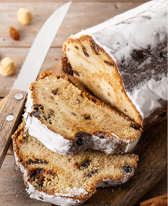 Christstollen，或称Weihnachtsstollen 传统圣诞水果坚果蛋糕，也称“圣诞卷”