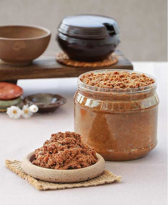 Receita tradicional da pasta Doenjang (pasta coreana de soja fermentada)