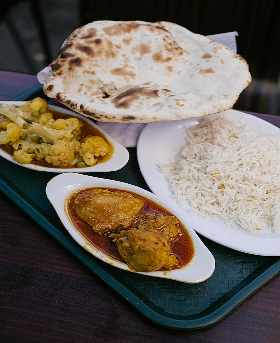 Recette du naan (नान), pain levé indien moelleux, souvent au yaourt, nature, à l’ail, au fromage ou farci