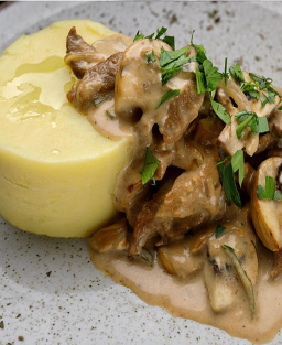 Bœuf Stroganoff classique : recette détaillée avec histoire, techniques, astuces culinaires et variantes régionales raffinées
