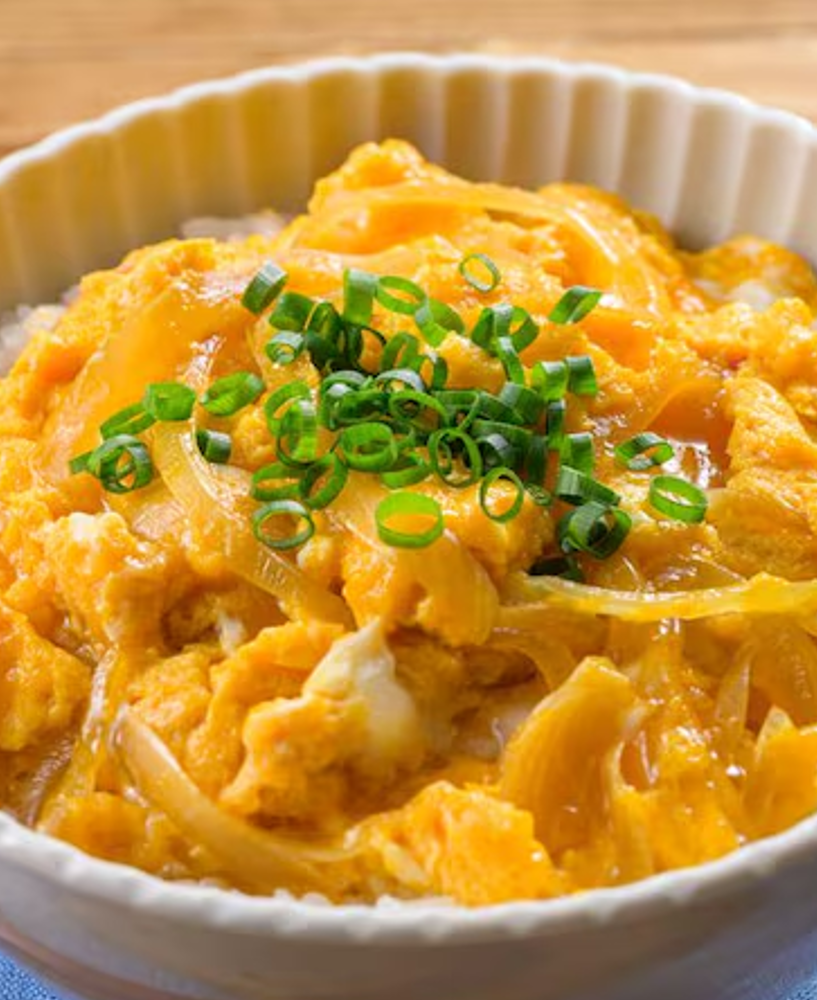 Donburi (丼物)Tamago Don (卵丼) – dans un bouillon doux et parfumé