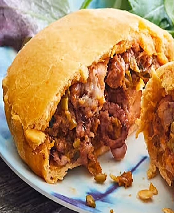 Recette de la Tielle sétoise authentique – Poulpe et sauce tomate épicée