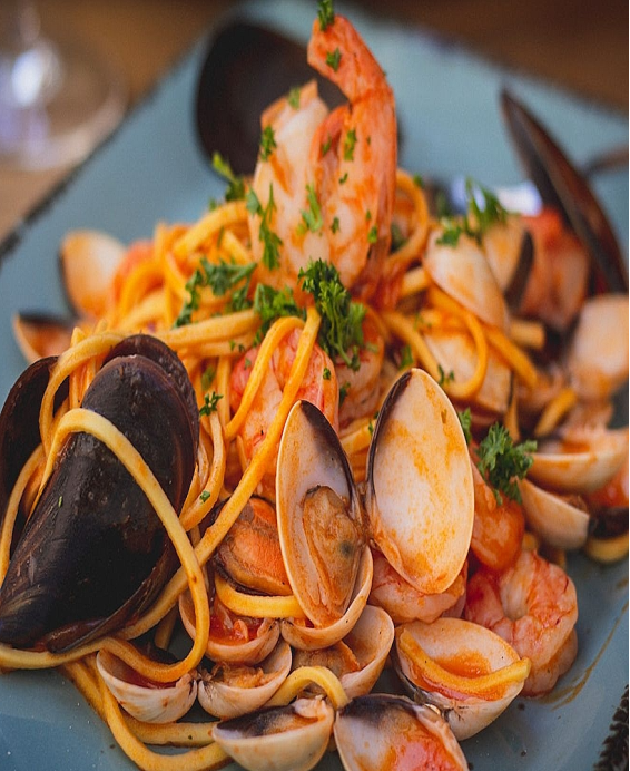 Spaghetti allo Scoglio Le rocher marin — tout ce que la Méditerranée offre