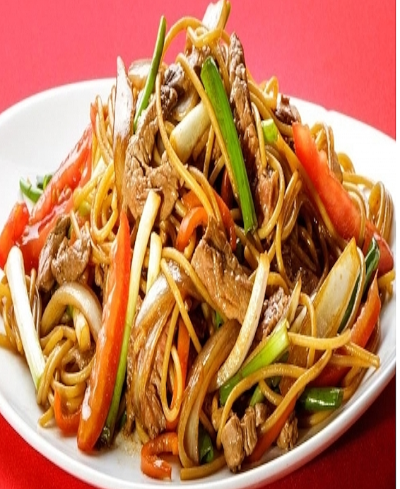 Tallarines Rojos al Lomo Saltado Spaghetti au sauté de bœuf péruvien — Pérou