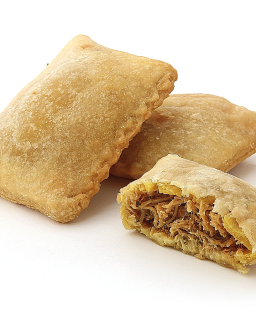 Pasteles de Massa Chaussons de pâte farcis aux viandes — Brésil