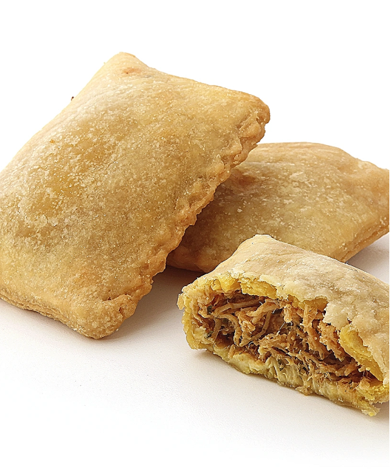 Pasteles de Massa Chaussons de pâte farcis aux viandes — Brésil