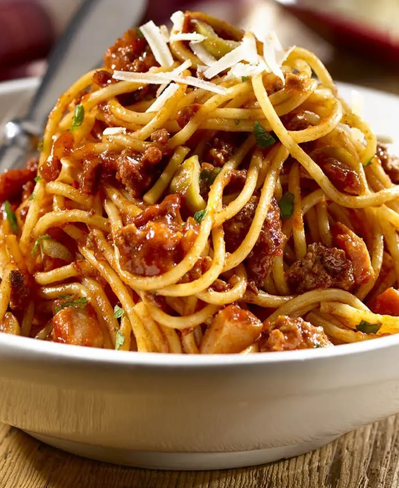 Espaguetis con Picadillo Cubano Spaghetti au picadillo haché épicé — Cuba