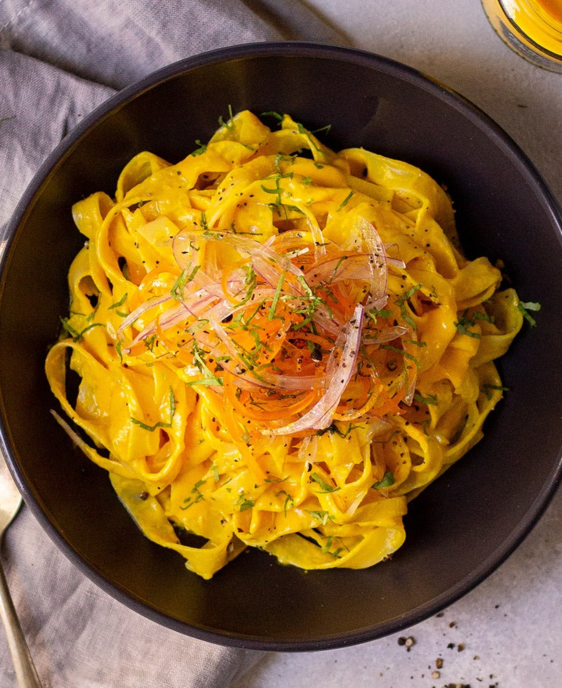 Pasta con Salsa Huancaína Spaghetti à la sauce fromagère pimentée — Pérou