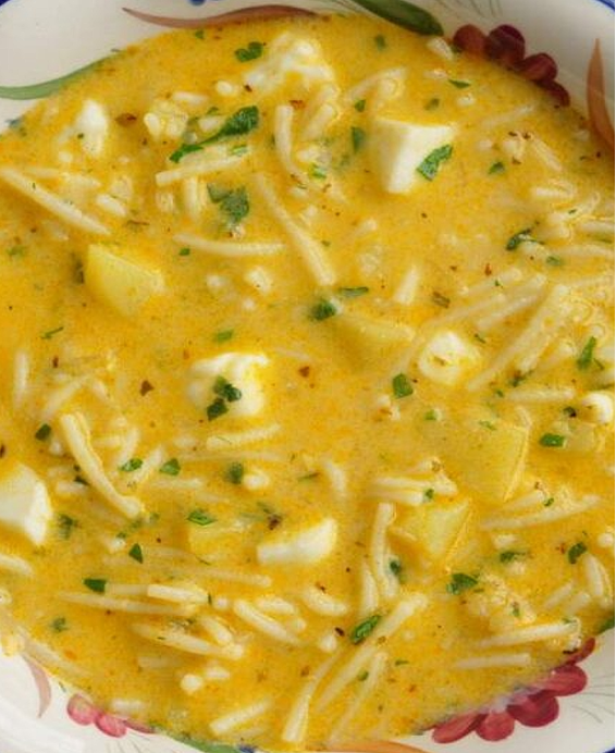 Chupe de Fideos Soupe épaisse aux vermicelles et fromage — Pérou / Bolivie