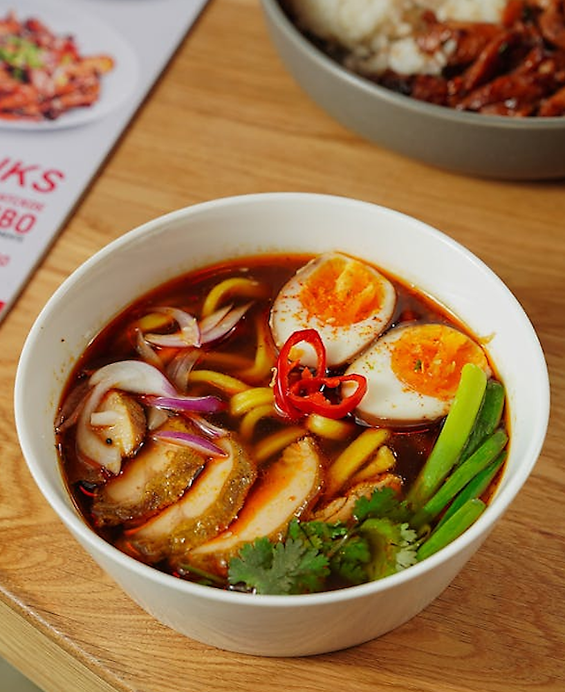 Nuestros Ramens — Receta auténtica de Tonkotsu Ramen (Chashu (cerdo estofado), Ajitsuke Tamago (huevos marinados) )