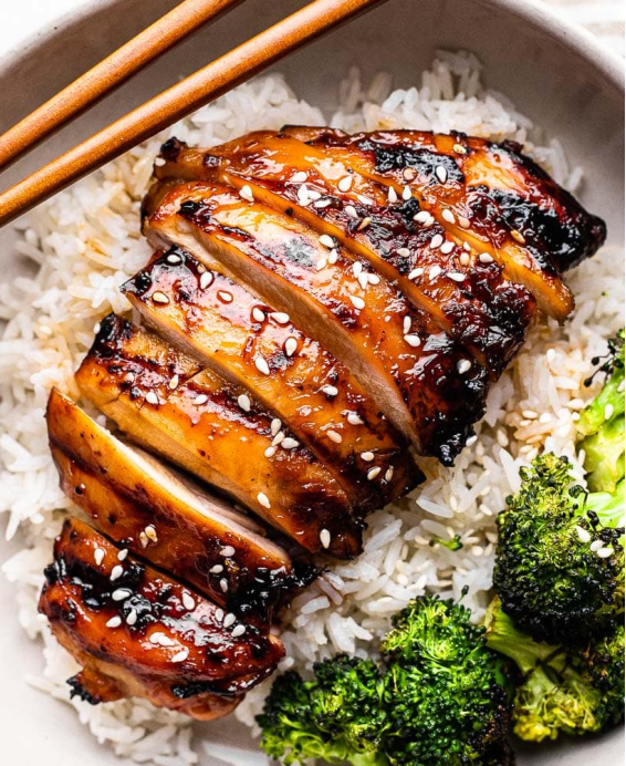 Authentische und Raffinierte Teriyaki-Sauce mit Dashi, Mirin, Sake, Kombu und Sesam für Marinaden und Grillgerichte