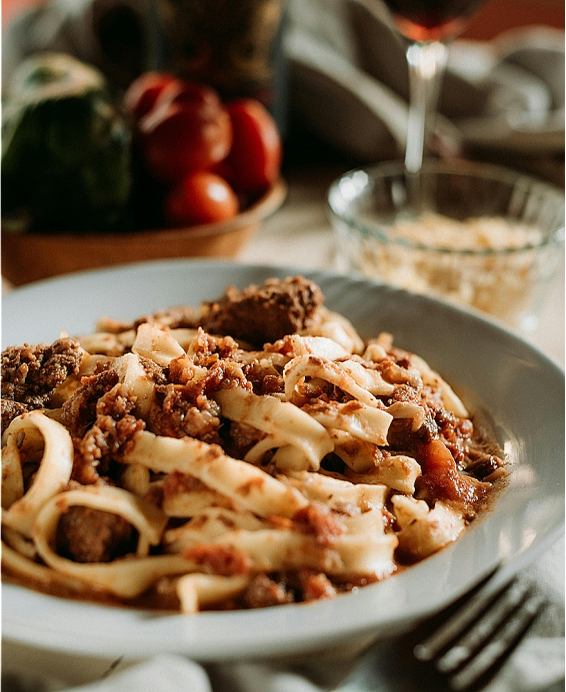 Tagliatelle po bolońsku (Ragù alla Bolognese)  Połączenie tradycji, autentyczności i wyjątkowego produktu